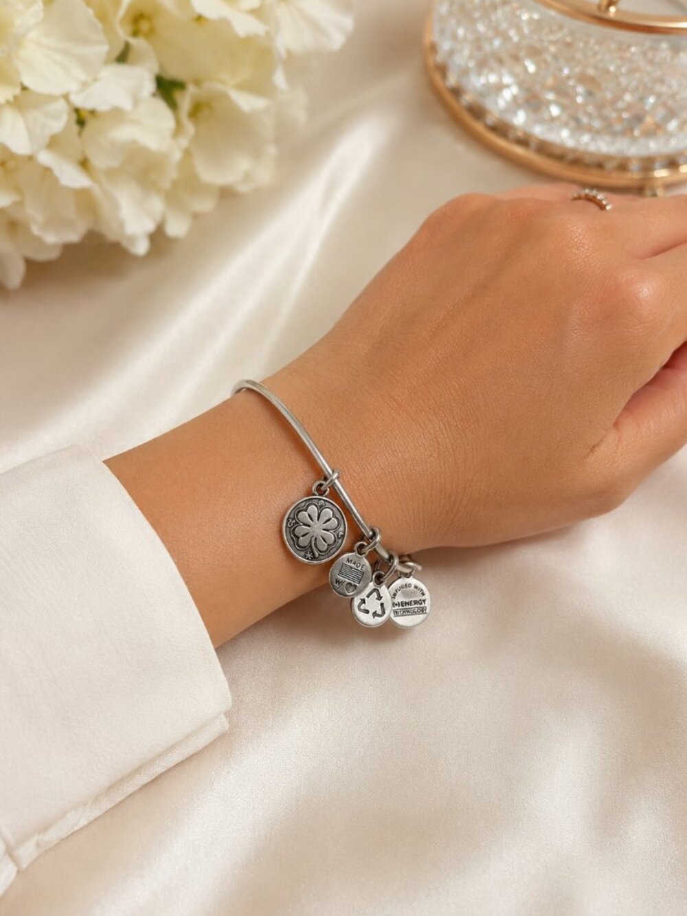 Alex and Ani Lucky Four Leaf Clover Expandable Bangle Bracelet Silver Tone Made